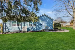 13 Argonne Rd W, Hampton Bays, NY 11946 - Photo 19