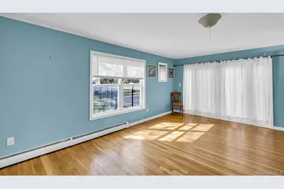 13 Argonne Road W, Hampton Bays, NY 11946 - Photo 17