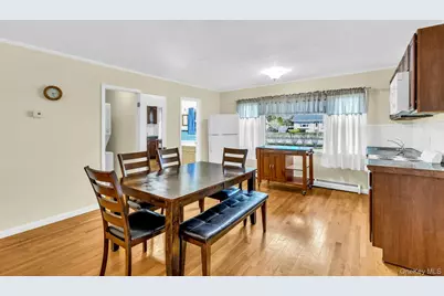 13 Argonne Road W, Hampton Bays, NY 11946 - Photo 3