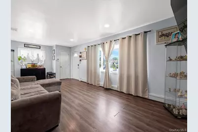 208 N 3rd Street, Bethpage, NY 11714 - Photo 3