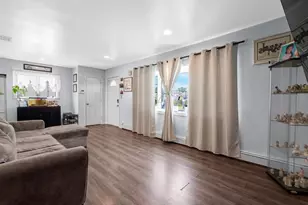 208 N 3rd St, Bethpage, NY 11714 - Photo 3