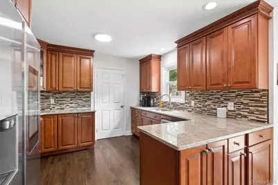 25 N Ocean Avenue, Center Moriches, NY 11934 - Photo 5