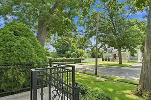 201 E Chester St, Valley Stream, NY 11580 - Photo 7