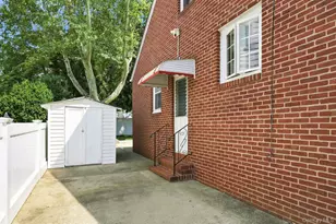 201 E Chester St, Valley Stream, NY 11580 - Photo 3