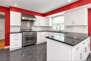 315 Cherry Pl, East Meadow, NY 11554 - Photo 7