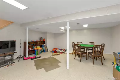 315 Cherry Place, East Meadow, NY 11554 - Photo 11