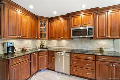 15 Brandywine Drive, East Setauket, NY 11733 - Photo 21
