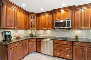 15 Brandywine Dr, East Setauket, NY 11733 - Photo 21