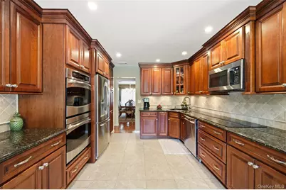 15 Brandywine Drive, East Setauket, NY 11733 - Photo 23