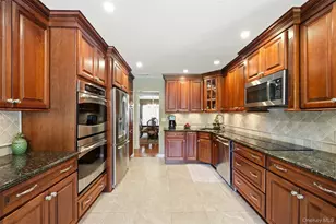 15 Brandywine Dr, East Setauket, NY 11733 - Photo 23
