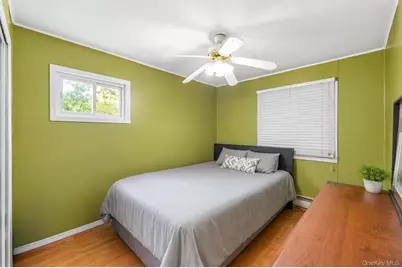 35 Hart Street, Port Jefferson Station, NY 11776 - Photo 19
