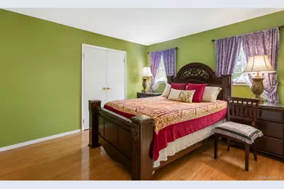 35 Hart Street, Port Jefferson Station, NY 11776 - Photo 23