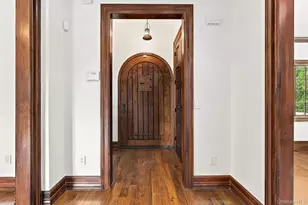 265 Old Mamaroneck Rd, White Plains, NY 10605 - Photo 5