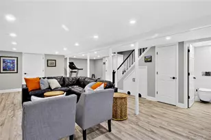 38 Laurel St, Garden City, NY 11530 - Photo 21