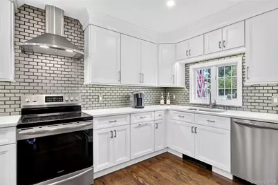 38 Laurel Street, Garden City, NY 11530 - Photo 5