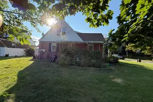 134 Stuart Ave, Valley Stream, NY 11580 - Photo 3