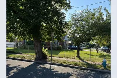 134 Stuart Avenue, Valley Stream, NY 11580 - Photo 9