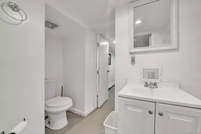 195 Alabama Avenue, Hempstead, NY 11550 - Photo 19