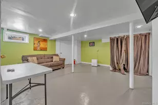 195 Alabama Ave, Hempstead, NY 11550 - Photo 17