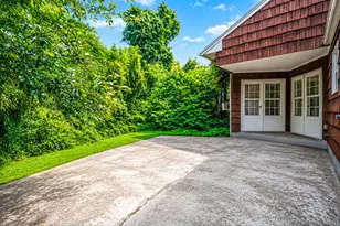 893 Gardiner Dr, Bay Shore, NY 11706 - Photo 9
