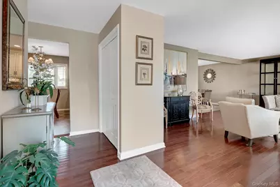 34 Admiral Road, Massapequa, NY 11758 - Photo 3
