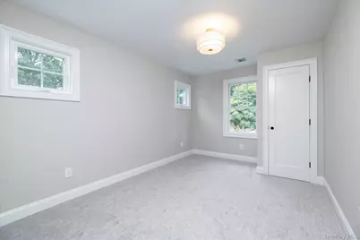 42 Woodland Avenue #Upper, Rockville Centre, NY 11570 - Photo 9