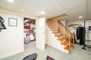 34 Albemarle Rd, Westbury, NY 11590 - Photo 41