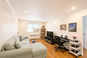 137-29 68th Dr, Flushing, NY 11367 - Photo 5