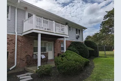 1 Hemlock Drive #F165, Bay Shore, NY 11706 - Photo 1