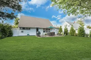 42 Dock Ln, Wantagh, NY 11793 - Photo 23