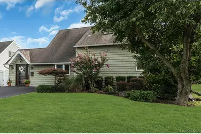 42 Dock Lane, Wantagh, NY 11793 - Photo 3