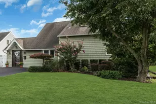 42 Dock Ln, Wantagh, NY 11793 - Photo 3