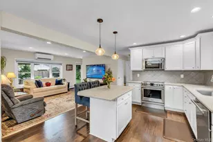 42 Dock Ln, Wantagh, NY 11793 - Photo 9