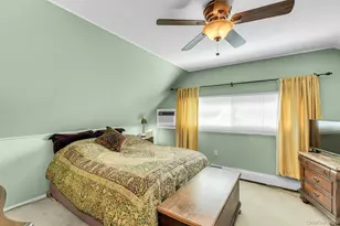 42 Dock Ln, Wantagh, NY 11793 - Photo 17