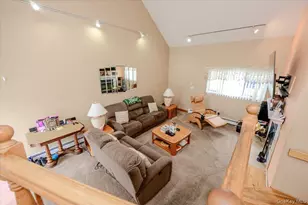 694 Pease Ln, West Islip, NY 11795 - Photo 25