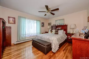 694 Pease Ln, West Islip, NY 11795 - Photo 17