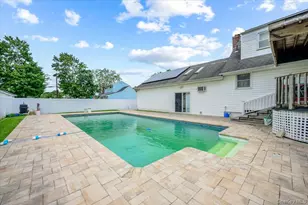 694 Pease Ln, West Islip, NY 11795 - Photo 5