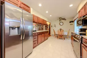 694 Pease Ln, West Islip, NY 11795 - Photo 15