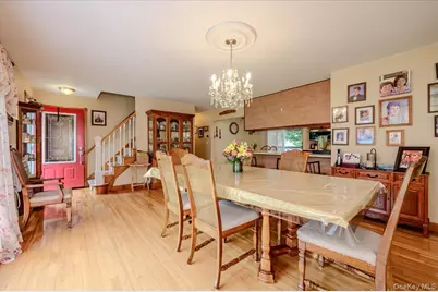 694 Pease Lane, West Islip, NY 11795 - Photo 11