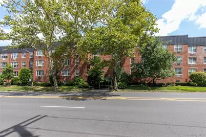 185 Middle Neck S #1-L, Great Neck, NY 11021 - Photo 1
