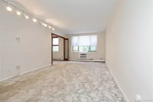 185 Middle Neck S, Great Neck, NY 11021 - Photo 7
