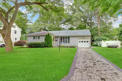 61 Gridley Street, West Islip, NY 11795 - Photo 3