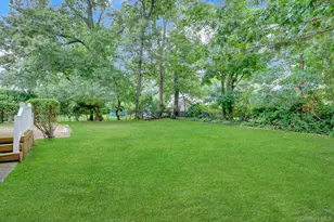 61 Gridley St, West Islip, NY 11795 - Photo 31