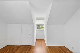 208A Wheatley Rd, Old Westbury, NY 11568 - Photo 23