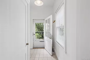 208A Wheatley Rd, Old Westbury, NY 11568 - Photo 7