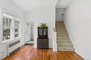 208A Wheatley Rd, Old Westbury, NY 11568 - Photo 17