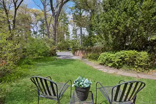 208A Wheatley Rd, Old Westbury, NY 11568 - Photo 37