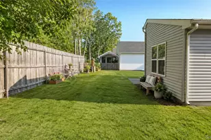 53 Village Cir E, Manorville, NY 11949 - Photo 17