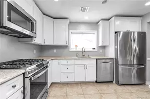 6-47 Jarvis Ave, Far Rockaway, NY 11691 - Photo 9