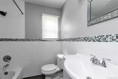 647 Jarvis Avenue, Far Rockaway, NY 11691 - Photo 25